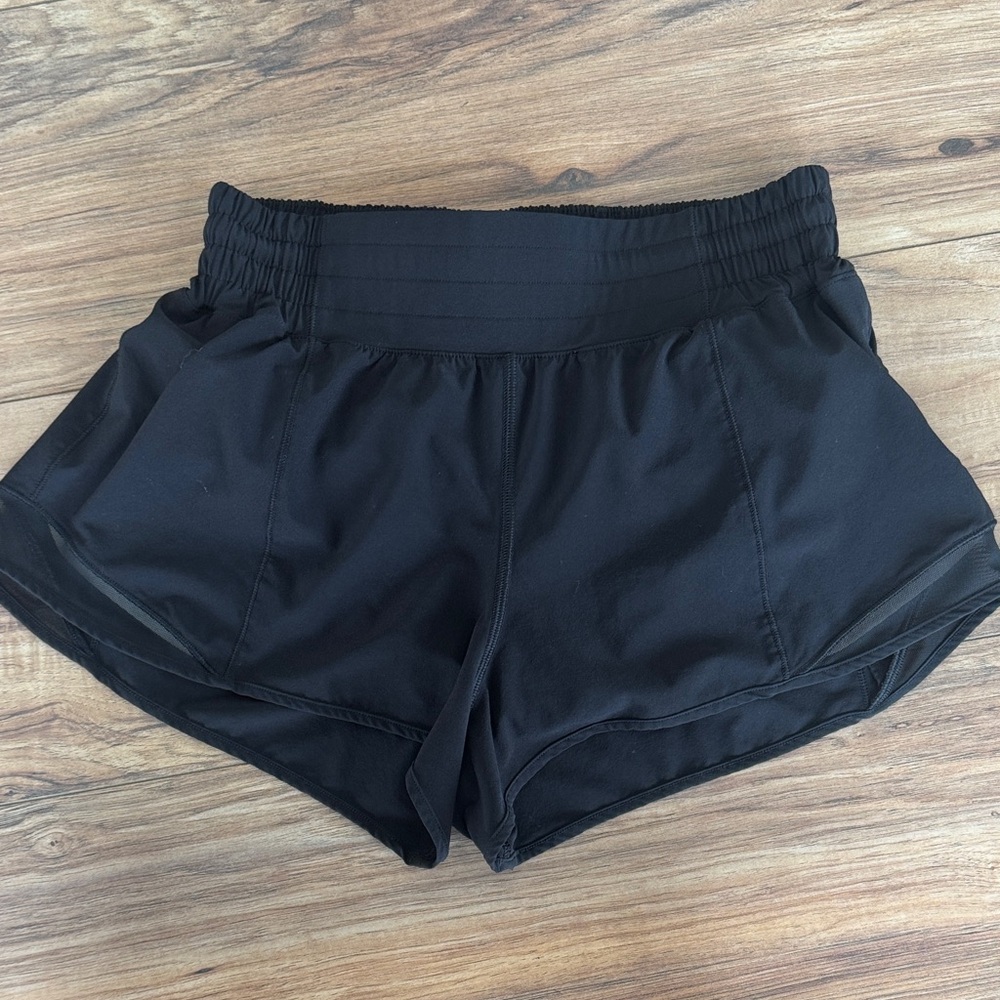 lululemon athletica Hotty Hot High-Rise Lined Short 2.5"